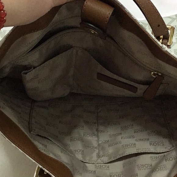 SOLD Michael Kors monogram MK - Picture 5 of 5